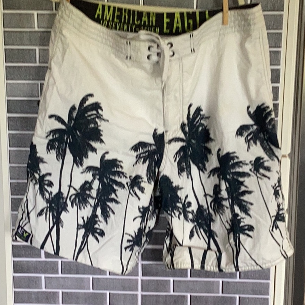 American Eagle Graphic Swim/Board Shorts size 36